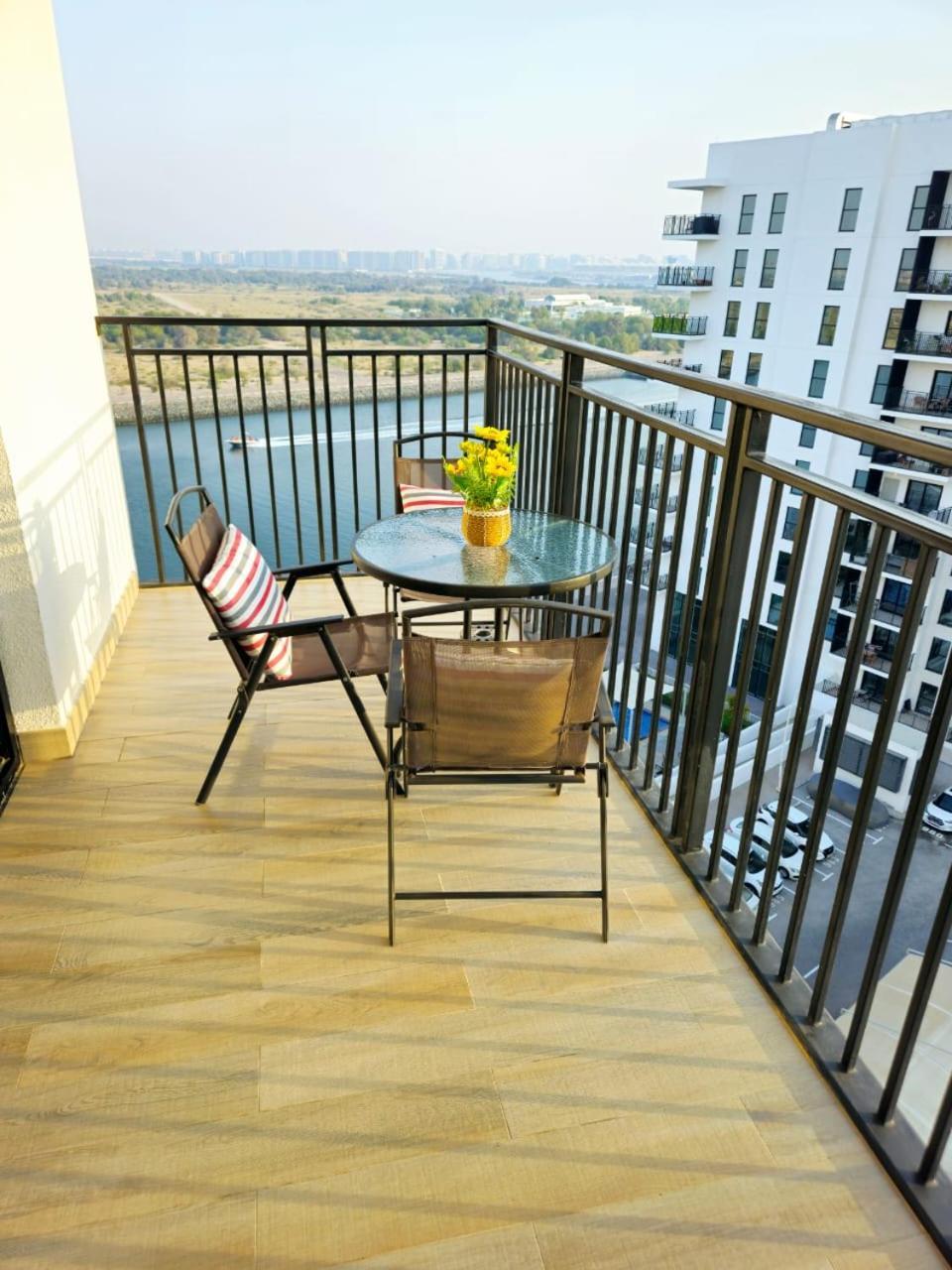 B12 Near Ferrari World, With Canal And Pool View Appartement Abou Dabi